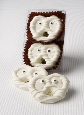 Sweet Shop USA - White Chocolate Ghost Pretzels 1.25 oz - F108350355269