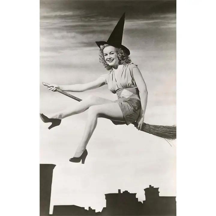 Found Image Press -  Greeting Card - Halloween, Woman On Broomstick - HW-00029-NC0601